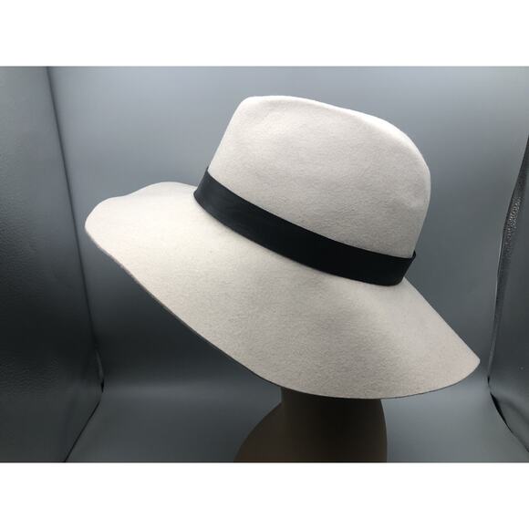 MSRP $133 Women’s Hat Attack Ava Felted 100% Wool Hat Beige Size O/S USA *READ